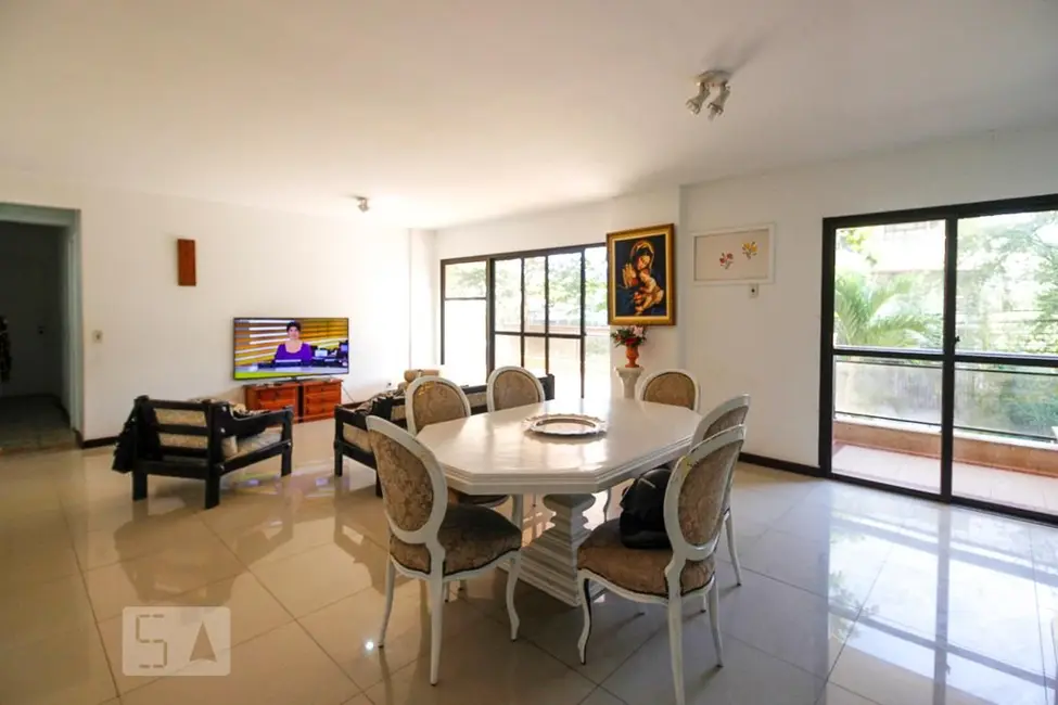 Apartamento com 4 quartos à venda, 185m2 em Rio De Janeiro - RJ - imagem 4 Foto 4 de Apartamento com 4 quartos à venda, 185m2 em Rio De Janeiro - RJ