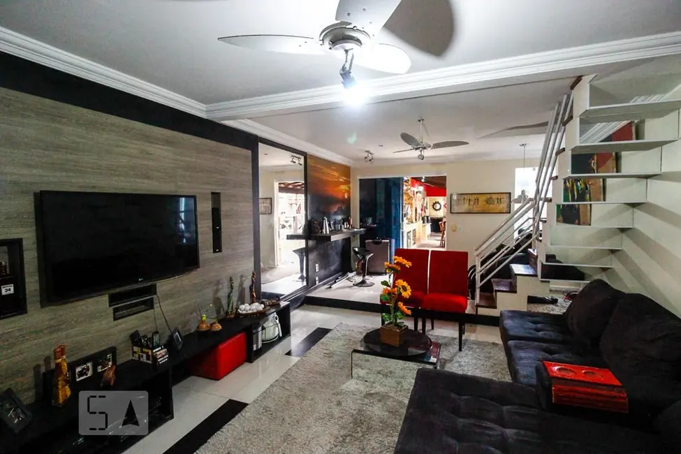 Casa com 5 quartos à venda, 300m2 em Rio De Janeiro - RJ - imagem 4 Foto 4 de Casa com 5 quartos à venda, 300m2 em Rio De Janeiro - RJ