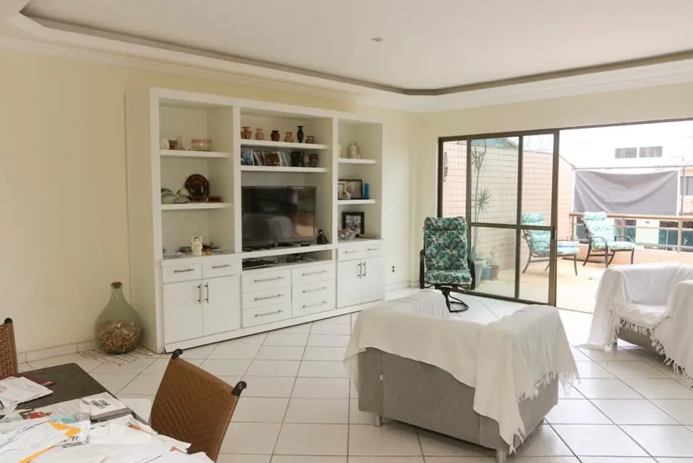 Apartamento com 4 quartos à venda, 212m2 em Rio De Janeiro - RJ - imagem 3 Foto 3 de Apartamento com 4 quartos à venda, 212m2 em Rio De Janeiro - RJ