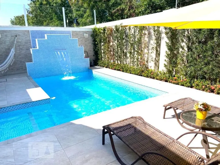 Foto 2 de Casa com 4 quartos à venda, 243m2 em Rio De Janeiro - RJ
