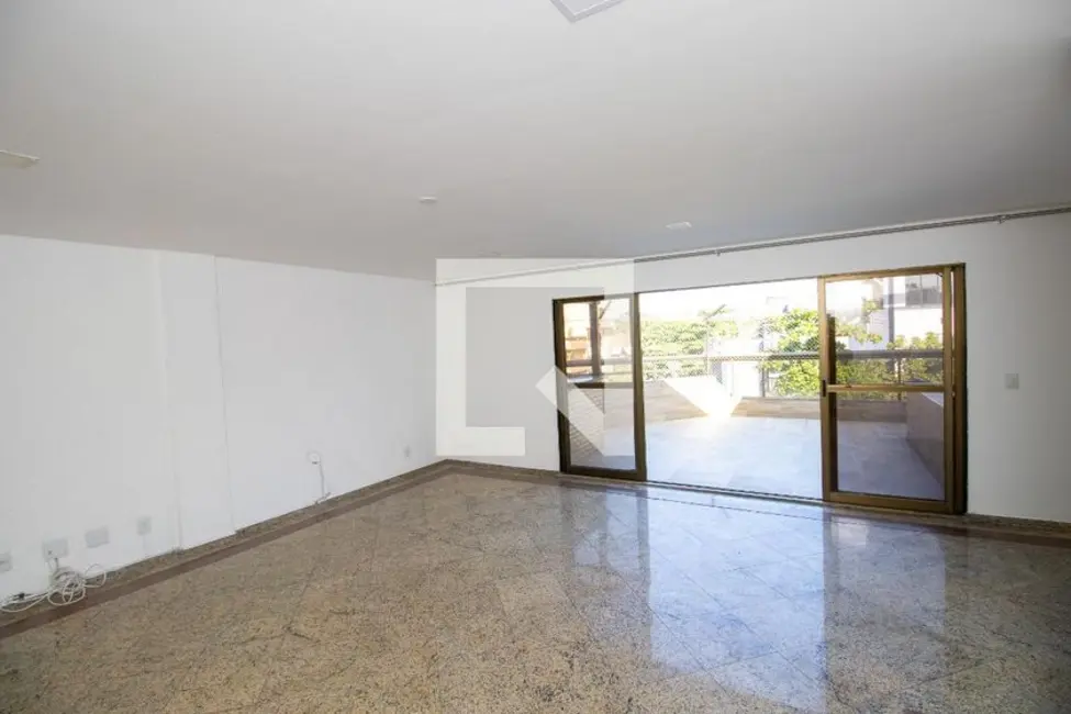 Apartamento com 3 quartos à venda, 180m2 em Rio De Janeiro - RJ - imagem 3 Foto 3 de Apartamento com 3 quartos à venda, 180m2 em Rio De Janeiro - RJ