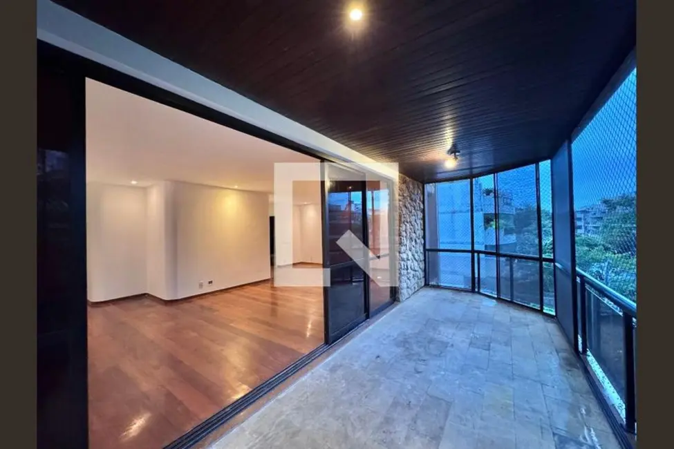 Apartamento com 3 quartos à venda, 200m2 em Rio De Janeiro - RJ - imagem 6 Foto 6 de Apartamento com 3 quartos à venda, 200m2 em Rio De Janeiro - RJ