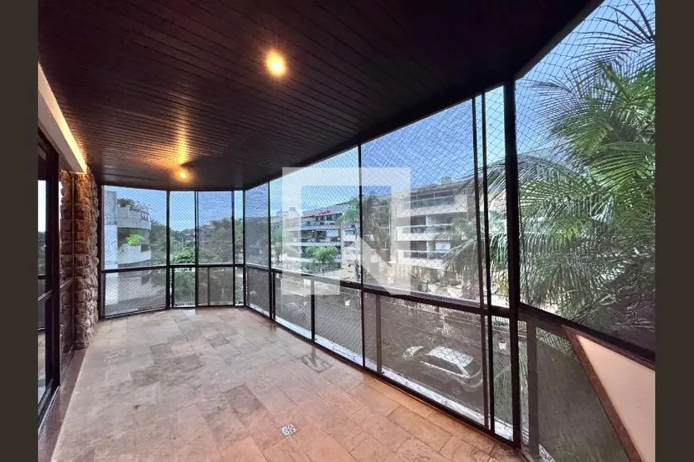 Apartamento com 3 quartos à venda, 200m2 em Rio De Janeiro - RJ - imagem 5 Foto 5 de Apartamento com 3 quartos à venda, 200m2 em Rio De Janeiro - RJ