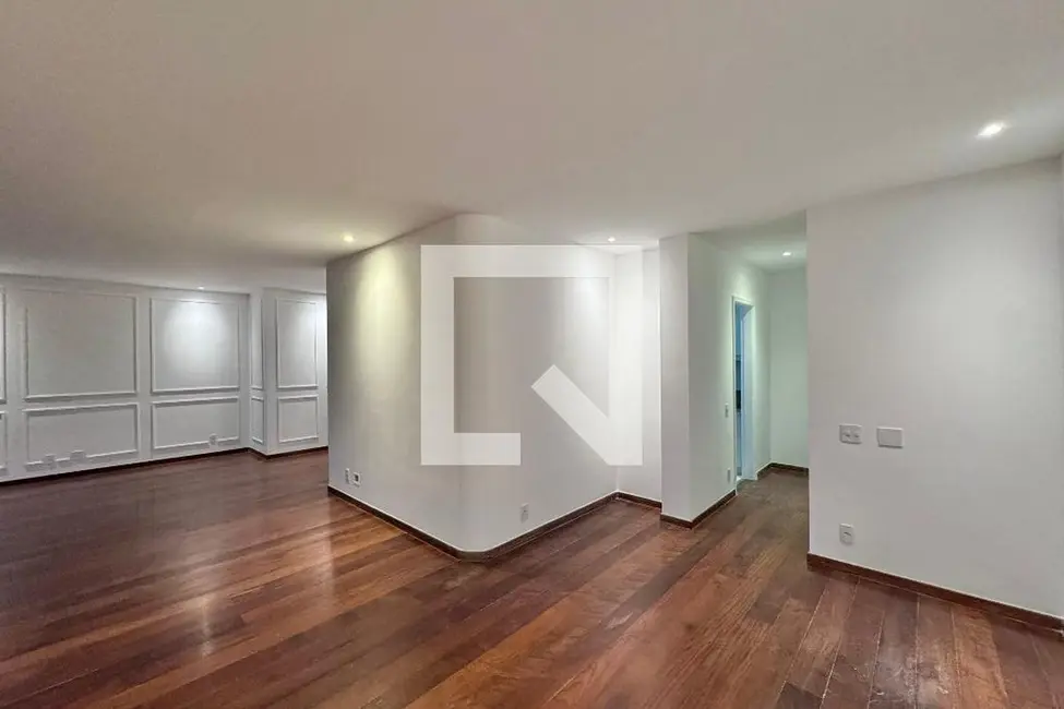 Apartamento com 3 quartos à venda, 200m2 em Rio De Janeiro - RJ - imagem 4 Foto 4 de Apartamento com 3 quartos à venda, 200m2 em Rio De Janeiro - RJ