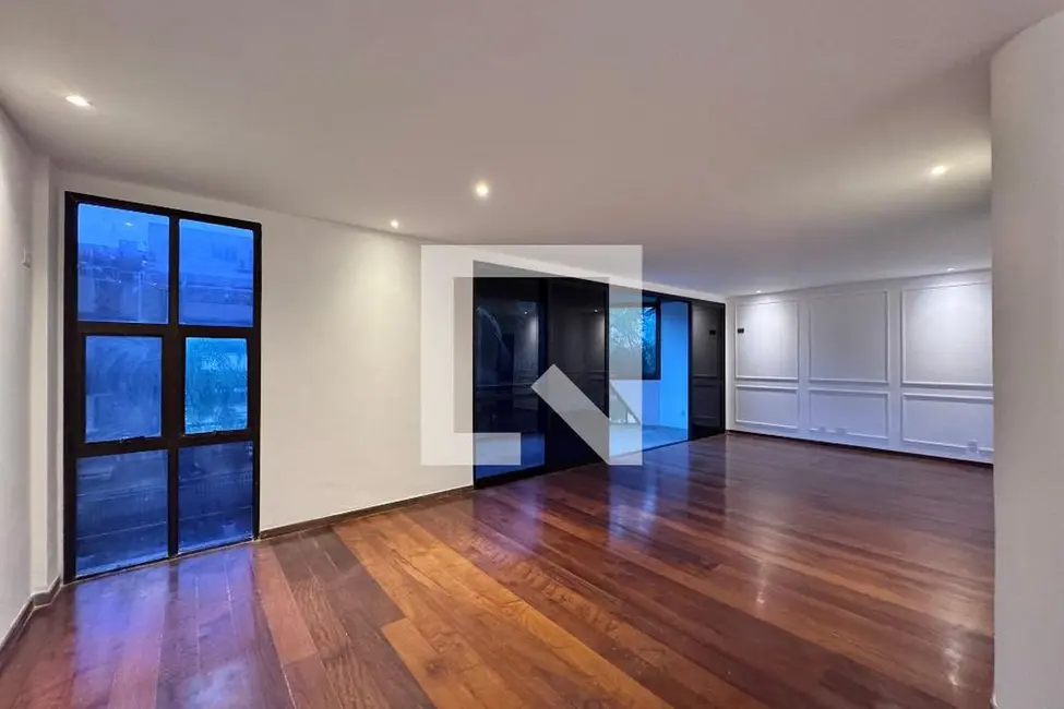 Apartamento com 3 quartos à venda, 200m2 em Rio De Janeiro - RJ - imagem 6 Foto 6 de Apartamento com 3 quartos à venda, 200m2 em Rio De Janeiro - RJ
