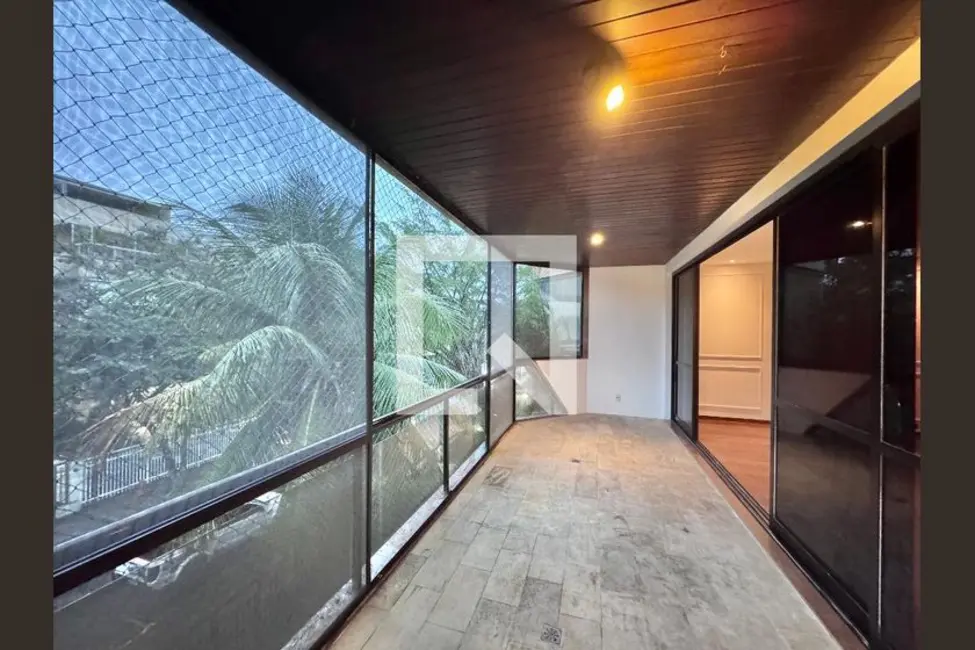 Apartamento com 3 quartos à venda, 200m2 em Rio De Janeiro - RJ - imagem 8 Foto 8 de Apartamento com 3 quartos à venda, 200m2 em Rio De Janeiro - RJ