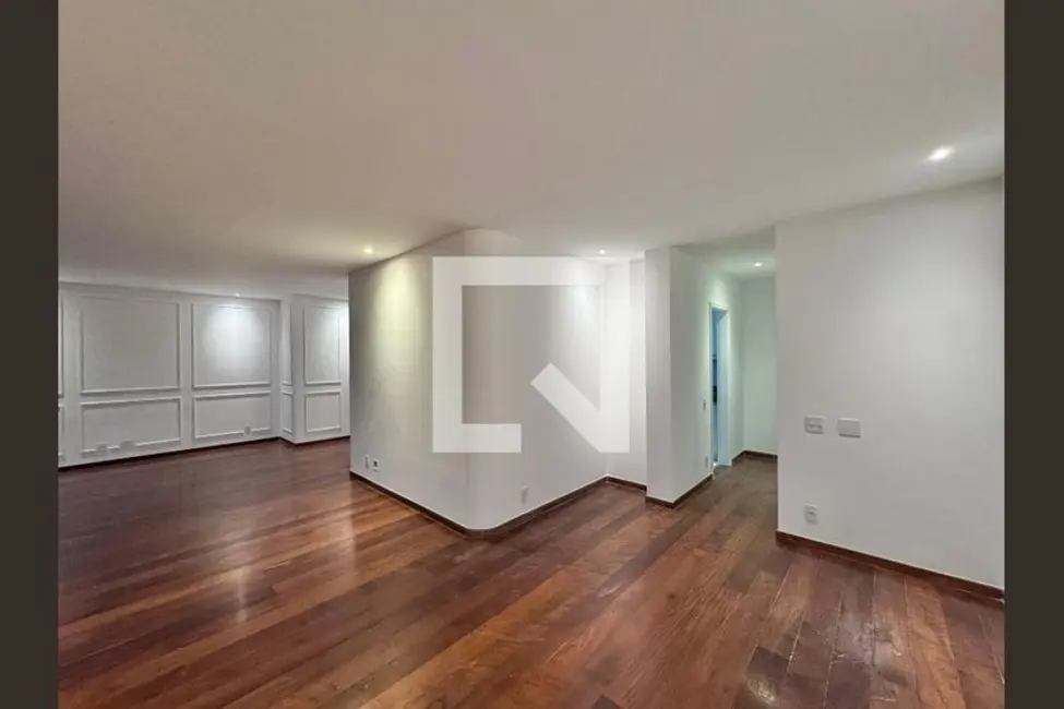 Apartamento com 3 quartos à venda, 200m2 em Rio De Janeiro - RJ - imagem 2 Foto 2 de Apartamento com 3 quartos à venda, 200m2 em Rio De Janeiro - RJ