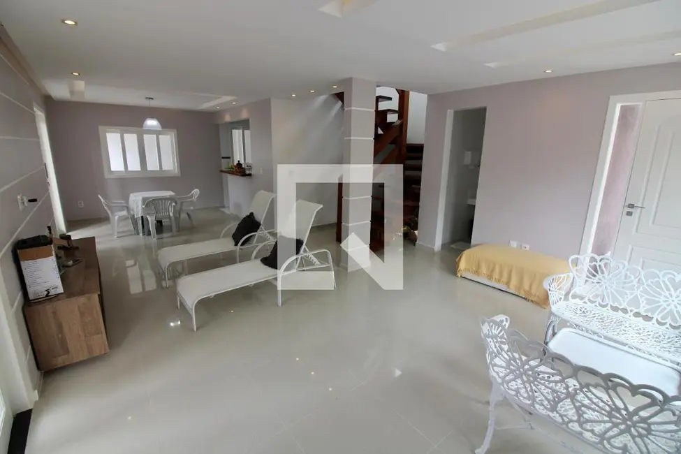 Casa com 3 quartos à venda, 240m2 em Rio De Janeiro - RJ - imagem 4 Foto 4 de Casa com 3 quartos à venda, 240m2 em Rio De Janeiro - RJ