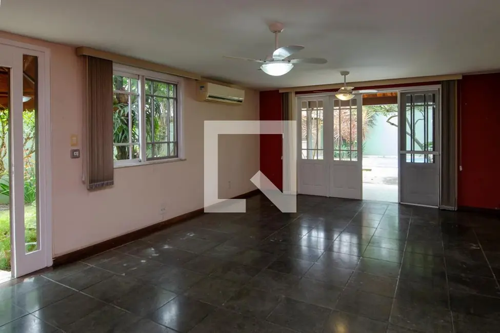 Foto 2 de Casa de Condomínio com 4 quartos à venda, 340m2 em Rio De Janeiro - RJ