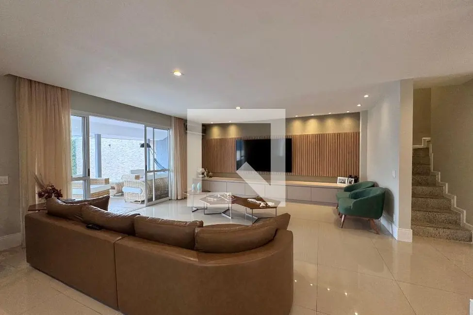 Foto 2 de Casa com 5 quartos à venda, 300m2 em Rio De Janeiro - RJ