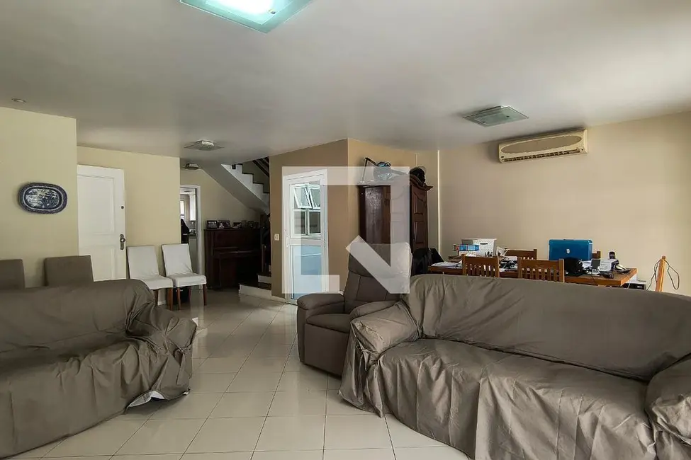 Foto 1 de Casa com 4 quartos à venda, 400m2 em Rio De Janeiro - RJ