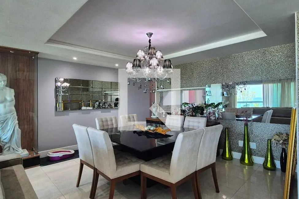 Apartamento com 3 quartos à venda, 200m2 em Rio De Janeiro - RJ - imagem 3 Foto 3 de Apartamento com 3 quartos à venda, 200m2 em Rio De Janeiro - RJ