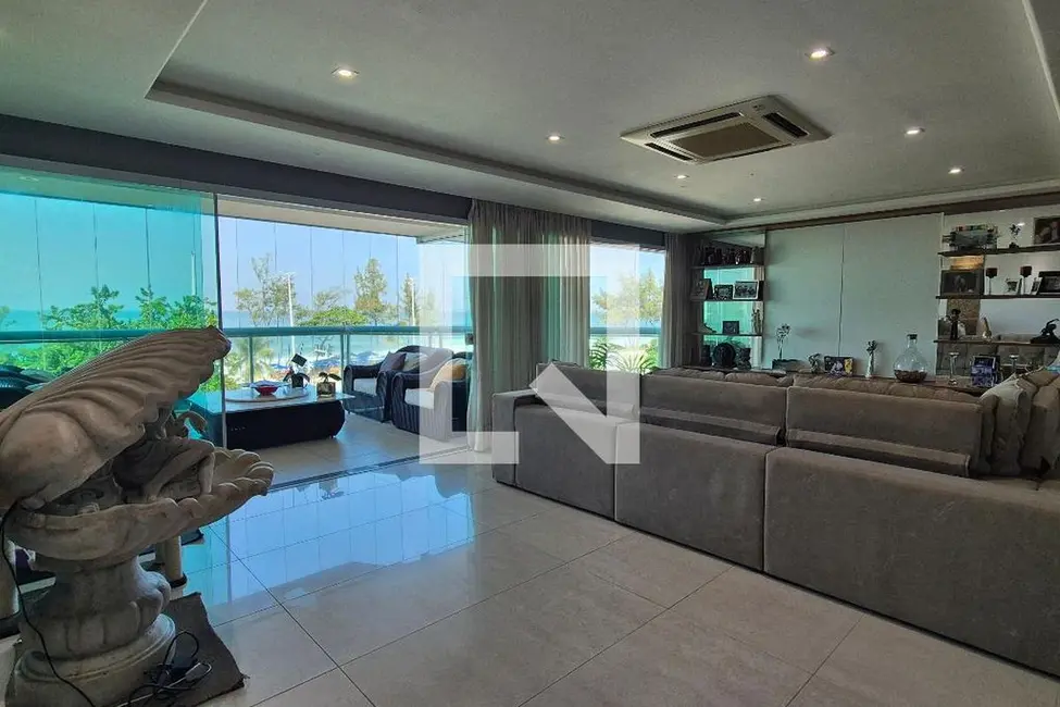 Apartamento com 3 quartos à venda, 200m2 em Rio De Janeiro - RJ - imagem 9 Foto 9 de Apartamento com 3 quartos à venda, 200m2 em Rio De Janeiro - RJ