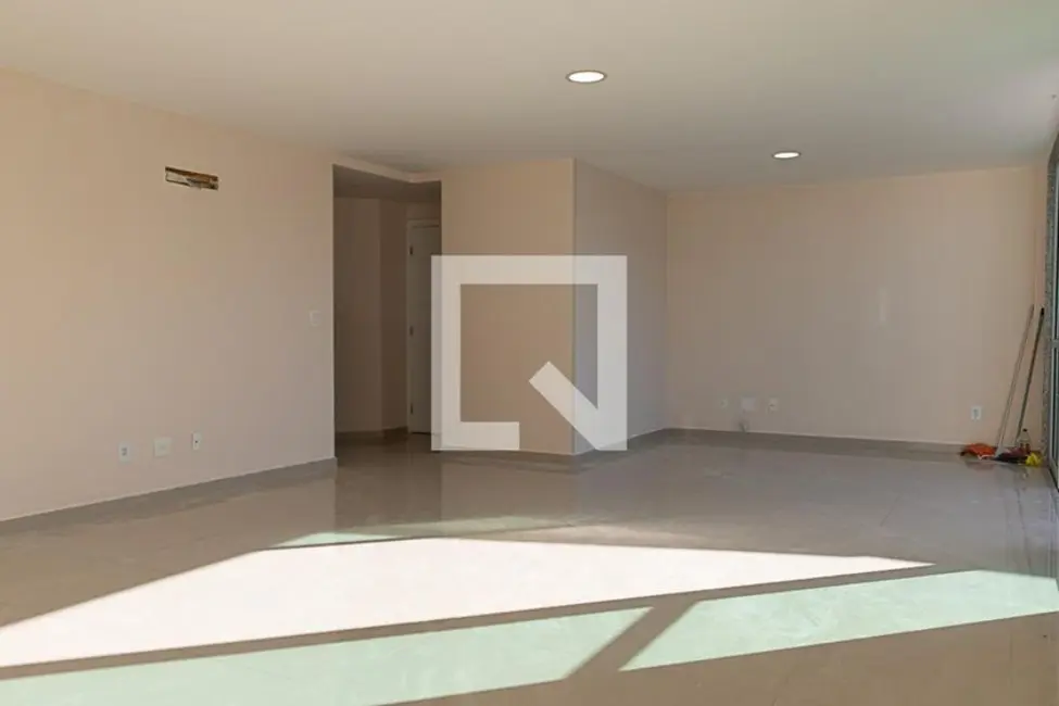 Apartamento com 4 quartos à venda, 250m2 em Rio De Janeiro - RJ - imagem 5 Foto 5 de Apartamento com 4 quartos à venda, 250m2 em Rio De Janeiro - RJ