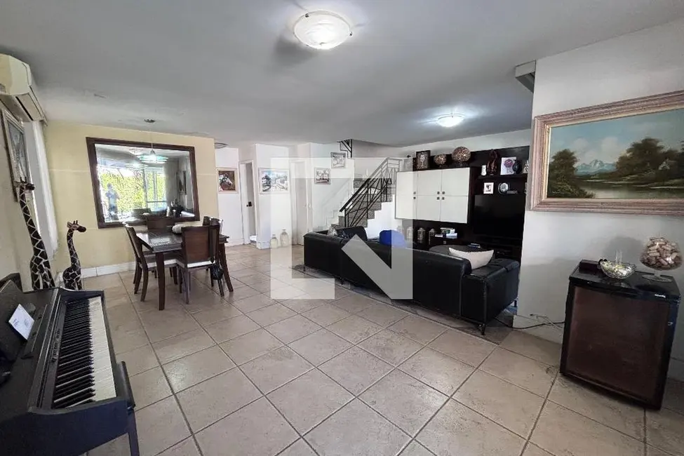 Foto 1 de Casa com 5 quartos à venda, 210m2 em Rio De Janeiro - RJ