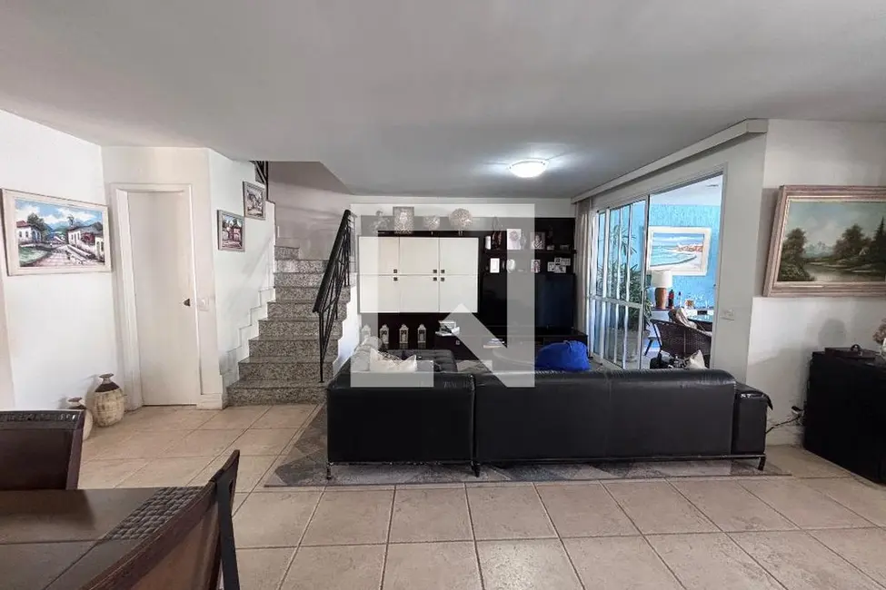 Foto 2 de Casa com 5 quartos à venda, 210m2 em Rio De Janeiro - RJ