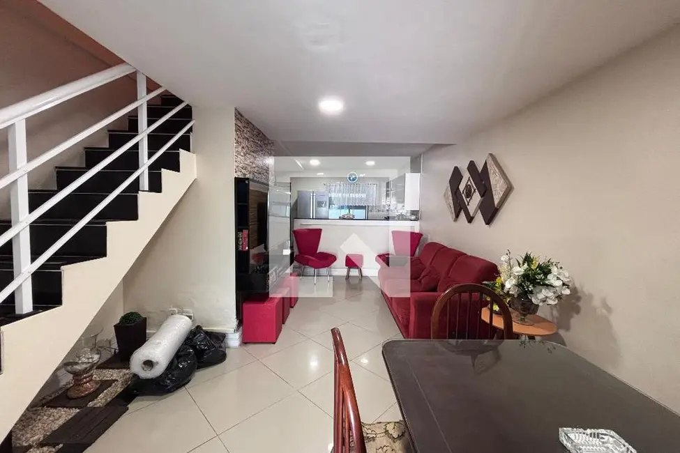 Casa com 3 quartos à venda, 135m2 em Rio De Janeiro - RJ - imagem 3 Foto 3 de Casa com 3 quartos à venda, 135m2 em Rio De Janeiro - RJ