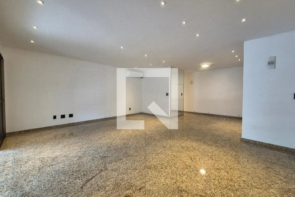 Apartamento com 3 quartos à venda, 182m2 em Rio De Janeiro - RJ - imagem 4 Foto 4 de Apartamento com 3 quartos à venda, 182m2 em Rio De Janeiro - RJ
