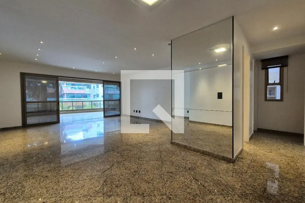 Apartamento com 3 quartos à venda, 182m2 em Rio De Janeiro - RJ - imagem 2 Foto 2 de Apartamento com 3 quartos à venda, 182m2 em Rio De Janeiro - RJ