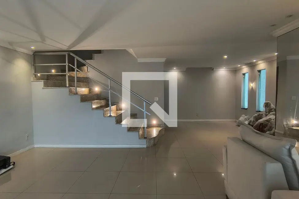 Foto 2 de Casa com 5 quartos à venda, 380m2 em Rio De Janeiro - RJ