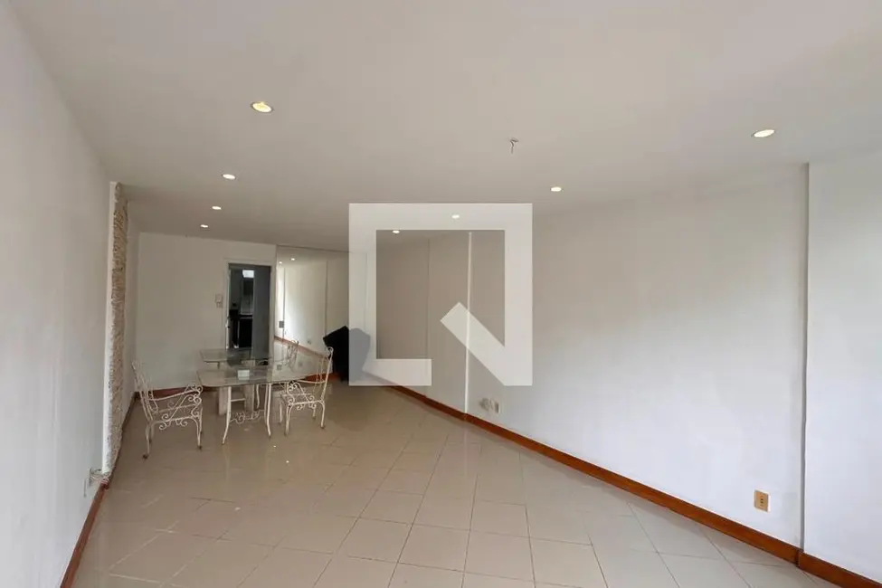 Casa de Condomínio com 3 quartos à venda, 220m2 em Rio De Janeiro - RJ - imagem 5 Foto 5 de Casa de Condomínio com 3 quartos à venda, 220m2 em Rio De Janeiro - RJ