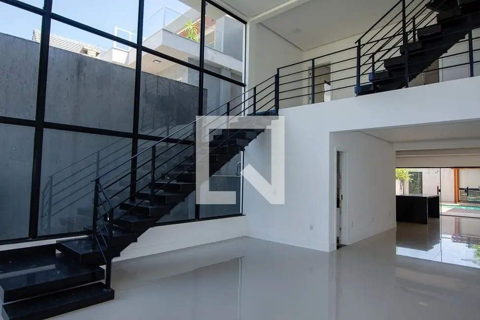 Foto 2 de Casa com 3 quartos à venda, 300m2 em Rio De Janeiro - RJ