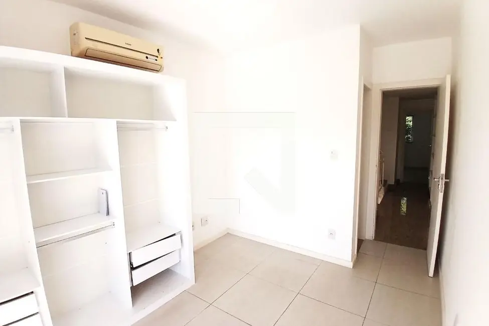 Casa com 5 quartos à venda, 260m2 em Rio De Janeiro - RJ - imagem 8 Foto 8 de Casa com 5 quartos à venda, 260m2 em Rio De Janeiro - RJ