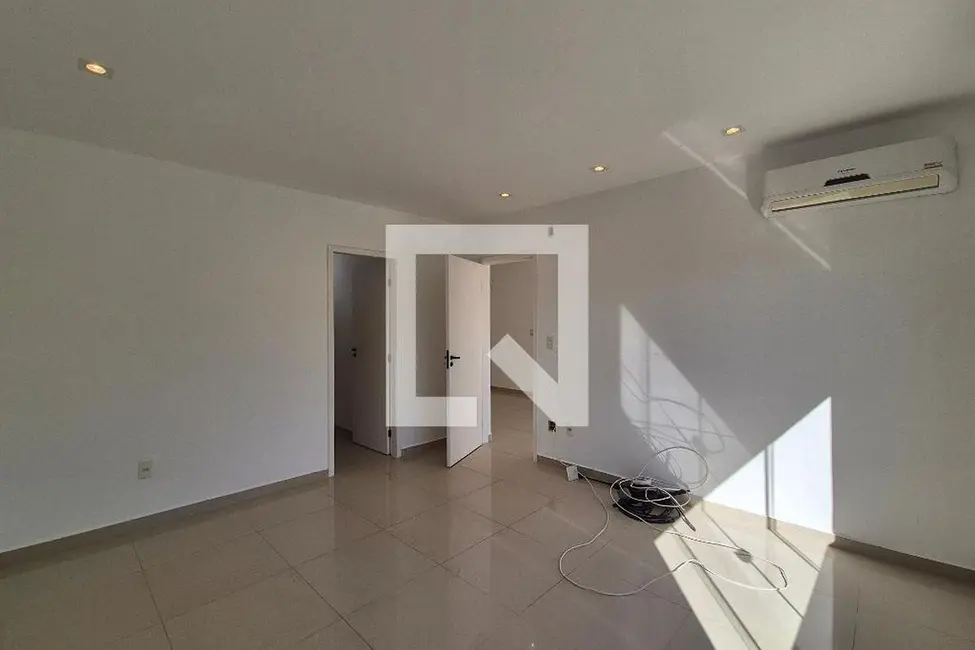 Apartamento com 3 quartos à venda, 205m2 em Rio De Janeiro - RJ - imagem 9 Foto 9 de Apartamento com 3 quartos à venda, 205m2 em Rio De Janeiro - RJ
