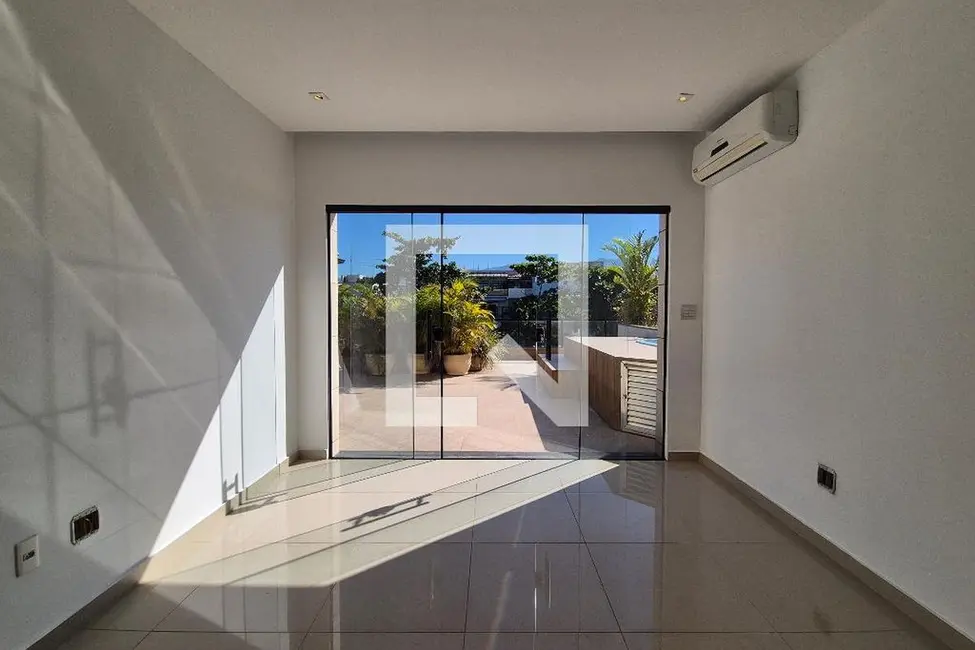 Apartamento com 3 quartos à venda, 205m2 em Rio De Janeiro - RJ - imagem 5 Foto 5 de Apartamento com 3 quartos à venda, 205m2 em Rio De Janeiro - RJ
