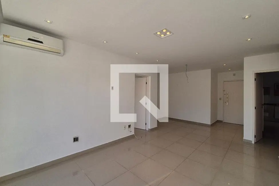 Apartamento com 3 quartos à venda, 205m2 em Rio De Janeiro - RJ - imagem 4 Foto 4 de Apartamento com 3 quartos à venda, 205m2 em Rio De Janeiro - RJ