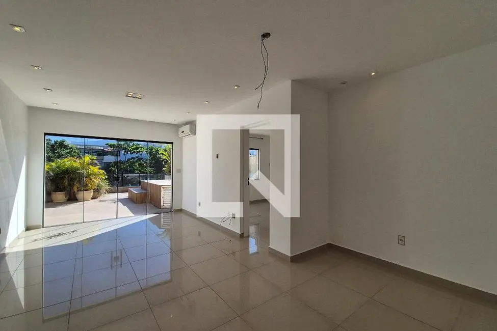 Apartamento com 3 quartos à venda, 205m2 em Rio De Janeiro - RJ - imagem 1 Foto 1 de Apartamento com 3 quartos à venda, 205m2 em Rio De Janeiro - RJ