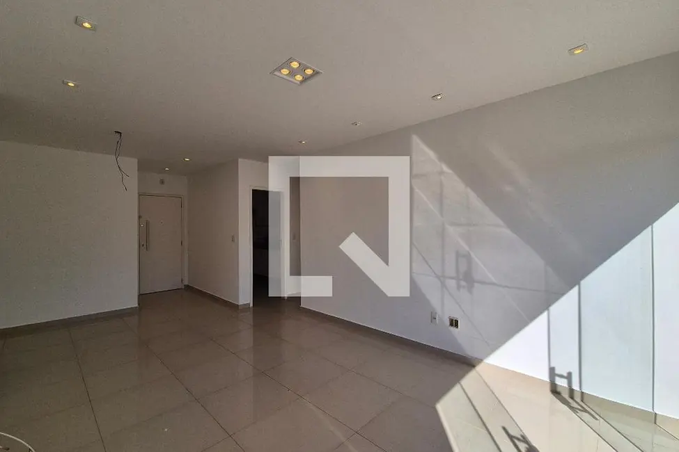 Apartamento com 3 quartos à venda, 205m2 em Rio De Janeiro - RJ - imagem 3 Foto 3 de Apartamento com 3 quartos à venda, 205m2 em Rio De Janeiro - RJ