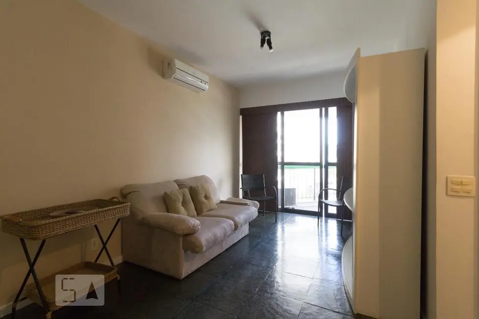 Foto 2 de Apartamento com 2 quartos à venda, 70m2 em Barra da Tijuca, Rio De Janeiro - RJ
