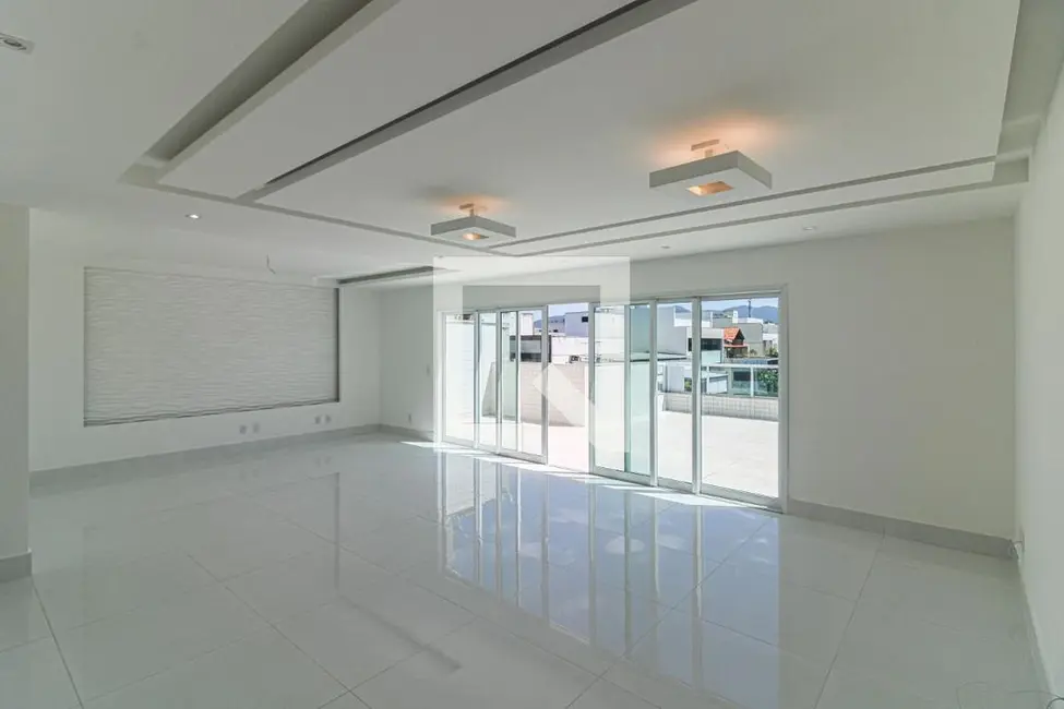 Apartamento com 4 quartos à venda, 350m2 em Rio De Janeiro - RJ - imagem 1 Foto 1 de Apartamento com 4 quartos à venda, 350m2 em Rio De Janeiro - RJ