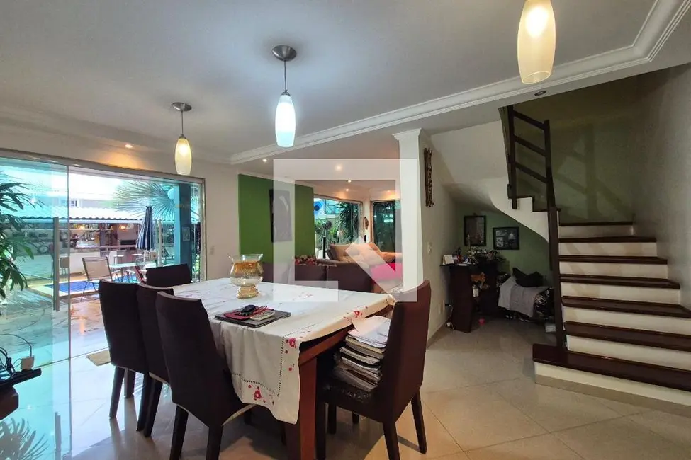 Casa com 4 quartos à venda, 260m2 em Rio De Janeiro - RJ - imagem 3 Foto 3 de Casa com 4 quartos à venda, 260m2 em Rio De Janeiro - RJ