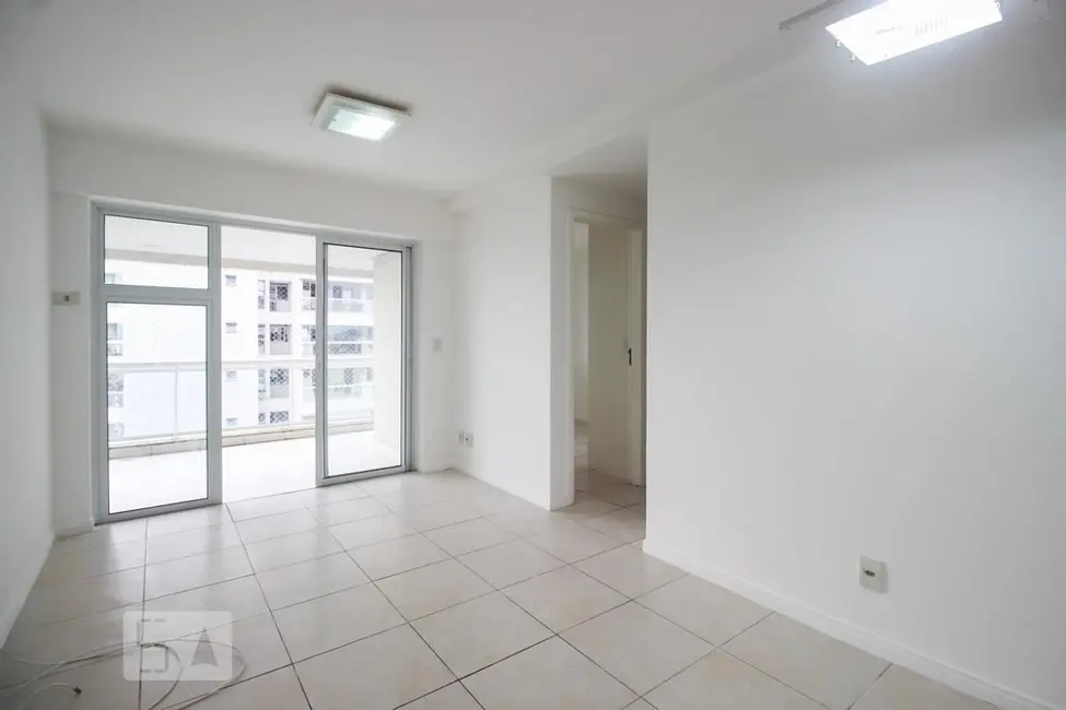 Foto 2 de Apartamento com 2 quartos à venda, 77m2 em Rio De Janeiro - RJ