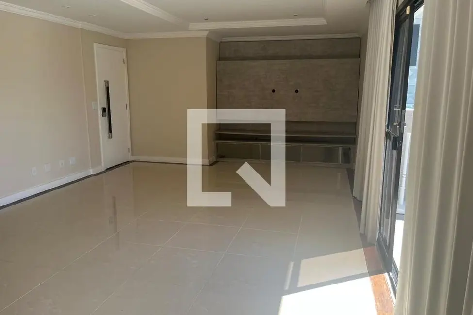 Apartamento com 3 quartos à venda, 194m2 em Rio De Janeiro - RJ - imagem 5 Foto 5 de Apartamento com 3 quartos à venda, 194m2 em Rio De Janeiro - RJ