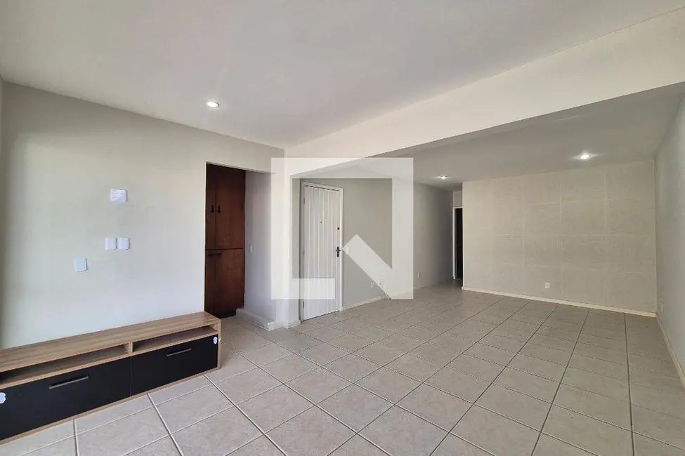 Apartamento com 4 quartos à venda, 207m2 em Rio De Janeiro - RJ - imagem 3 Foto 3 de Apartamento com 4 quartos à venda, 207m2 em Rio De Janeiro - RJ