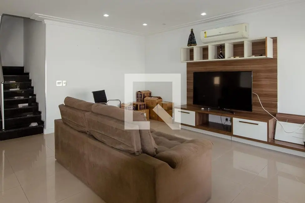 Casa de Condomínio com 5 quartos à venda, 250m2 em Rio De Janeiro - RJ - imagem 2 Foto 2 de Casa de Condomínio com 5 quartos à venda, 250m2 em Rio De Janeiro - RJ