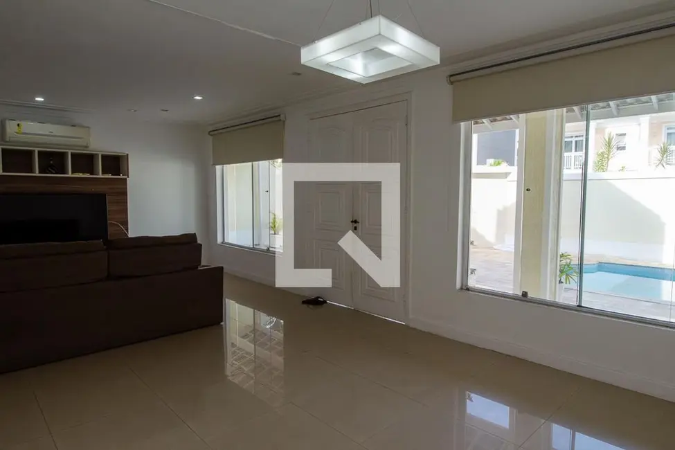Casa de Condomínio com 5 quartos à venda, 250m2 em Rio De Janeiro - RJ - imagem 8 Foto 8 de Casa de Condomínio com 5 quartos à venda, 250m2 em Rio De Janeiro - RJ