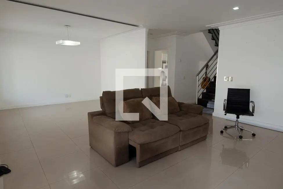 Casa de Condomínio com 5 quartos à venda, 250m2 em Rio De Janeiro - RJ - imagem 4 Foto 4 de Casa de Condomínio com 5 quartos à venda, 250m2 em Rio De Janeiro - RJ