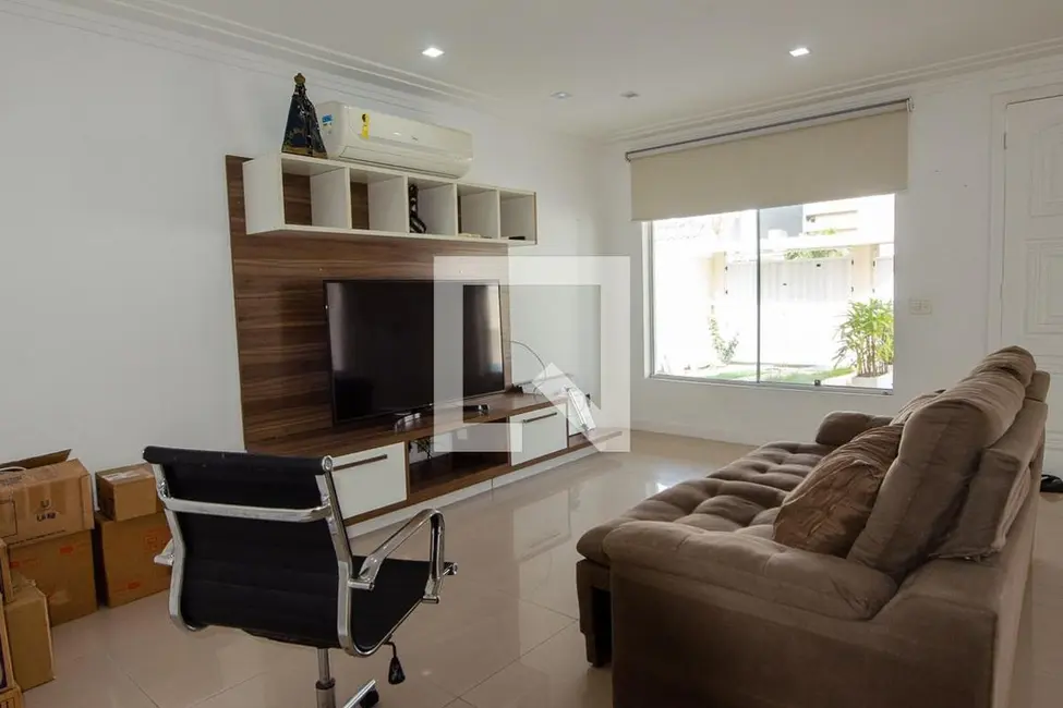 Casa de Condomínio com 5 quartos à venda, 250m2 em Rio De Janeiro - RJ - imagem 3 Foto 3 de Casa de Condomínio com 5 quartos à venda, 250m2 em Rio De Janeiro - RJ