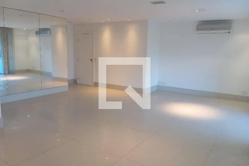 Casa com 3 quartos à venda, 158m2 em Barra da Tijuca, Rio De Janeiro - RJ - imagem 4 Foto 4 de Casa com 3 quartos à venda, 158m2 em Barra da Tijuca, Rio De Janeiro - RJ
