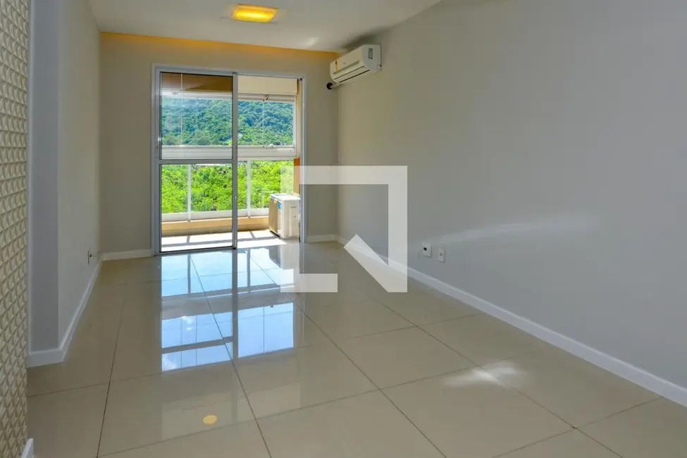 Apartamento com 3 quartos à venda, 80m2 em Rio De Janeiro - RJ - imagem 2 Foto 2 de Apartamento com 3 quartos à venda, 80m2 em Rio De Janeiro - RJ
