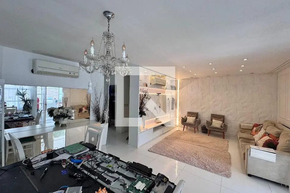 Foto 1 de Casa com 4 quartos à venda, 232m2 em Rio De Janeiro - RJ
