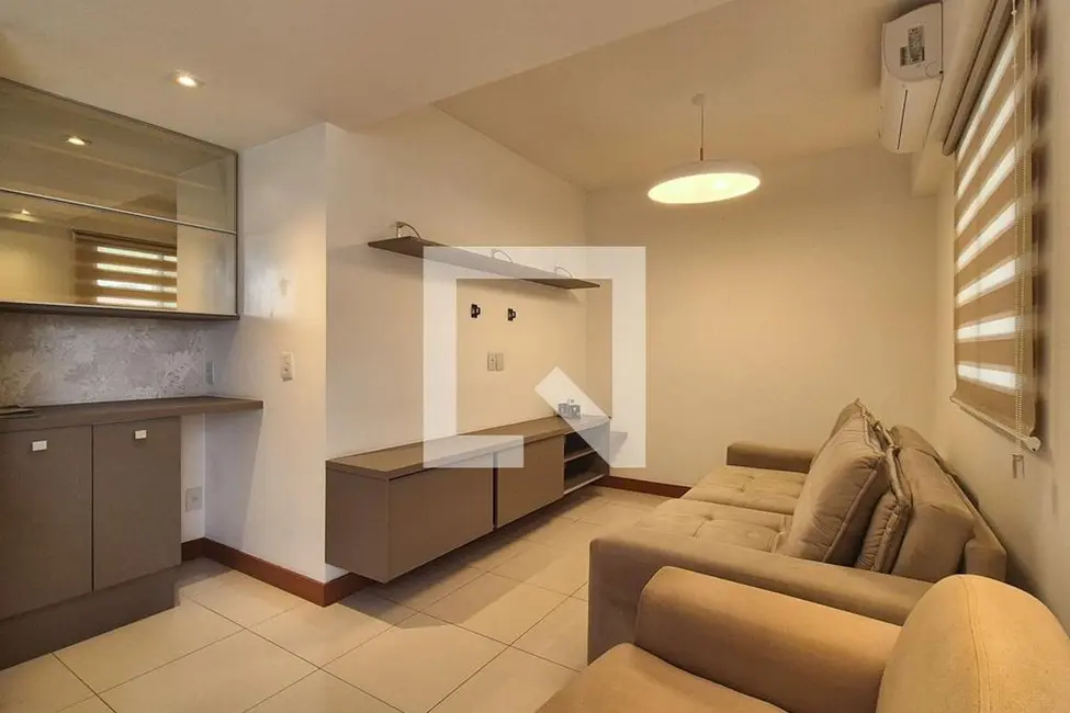 Apartamento com 3 quartos à venda, 160m2 em Rio De Janeiro - RJ - imagem 4 Foto 4 de Apartamento com 3 quartos à venda, 160m2 em Rio De Janeiro - RJ