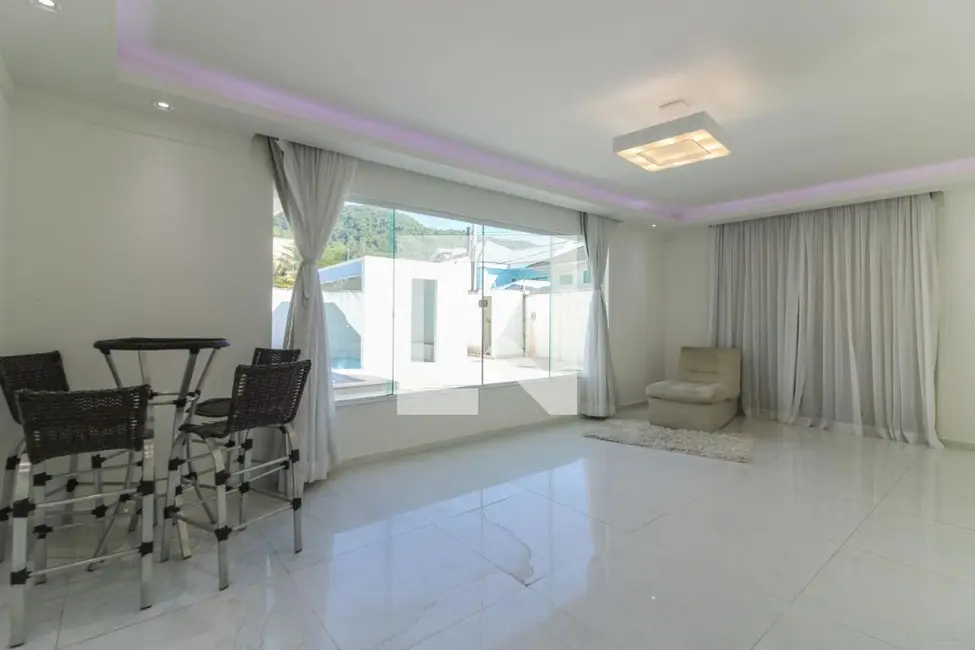 Foto 2 de Casa com 5 quartos à venda, 490m2 em Rio De Janeiro - RJ
