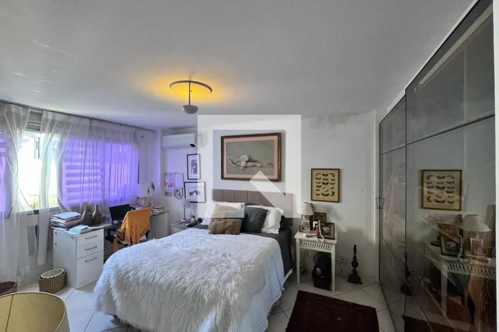 Apartamento com 4 quartos à venda, 222m2 em Rio De Janeiro - RJ - imagem 9 Foto 9 de Apartamento com 4 quartos à venda, 222m2 em Rio De Janeiro - RJ