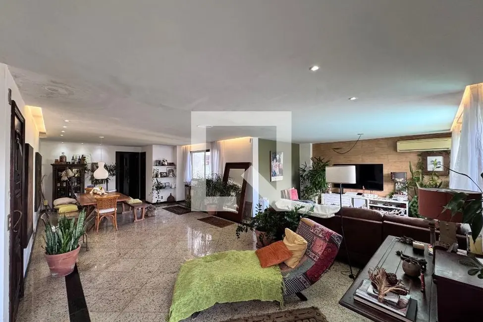 Apartamento com 4 quartos à venda, 222m2 em Rio De Janeiro - RJ - imagem 5 Foto 5 de Apartamento com 4 quartos à venda, 222m2 em Rio De Janeiro - RJ