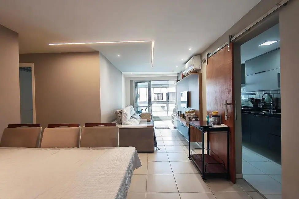 Foto 2 de Apartamento com 2 quartos à venda, 72m2 em Rio De Janeiro - RJ